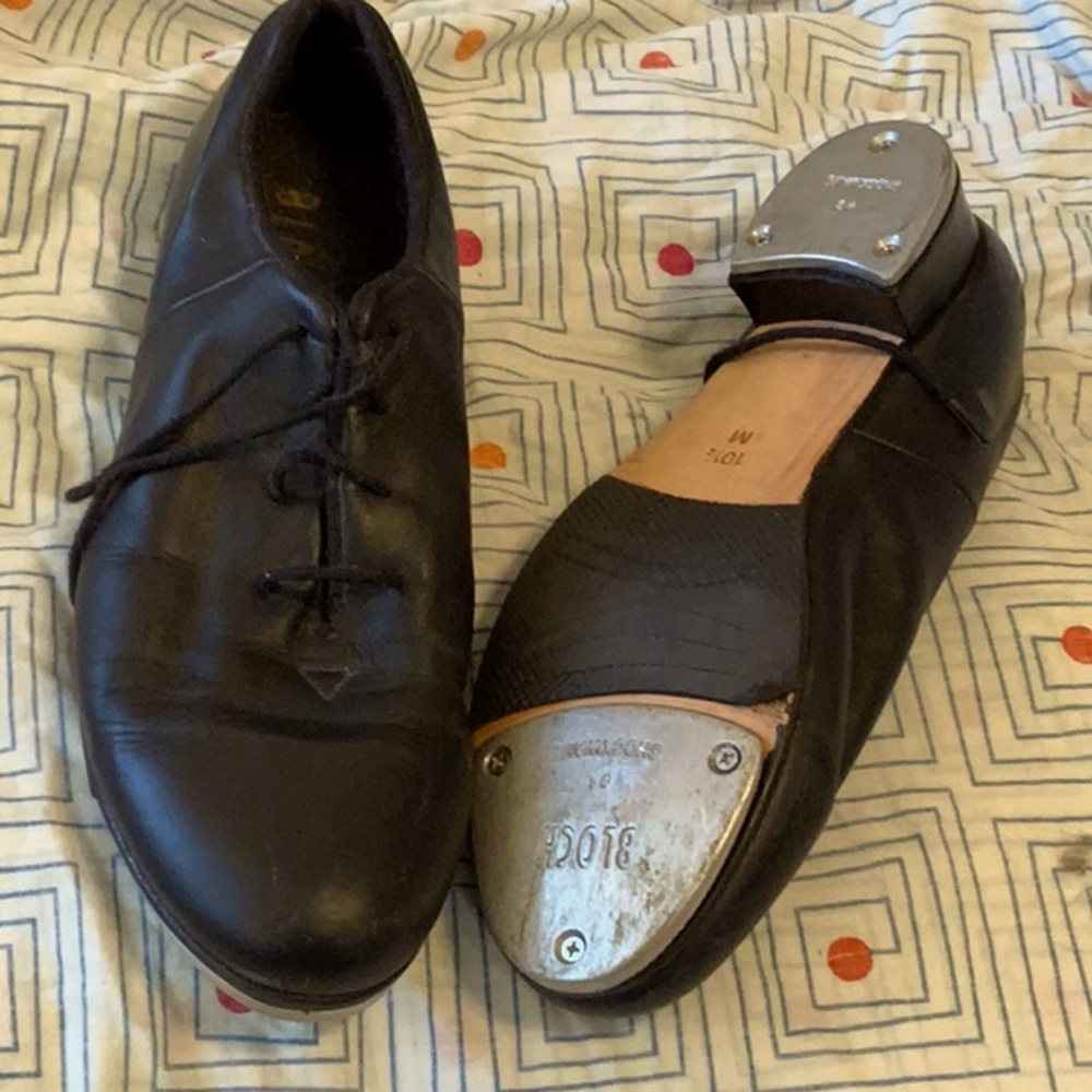 GUC tap dance shoes